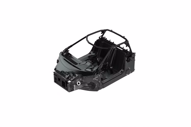 GT là mẫu xe có thân xe bằng sợi carbon đầu tiên của Ford. Multimatic dệt các thành phần lại với nhau như một mảnh trước khi nó đi đến Autoclave. Việc này khiến Ford góp mặt trong danh sách những hãng xe có xe sử dụng khung carbon, bên cạnh Mclaren, Pagani,…