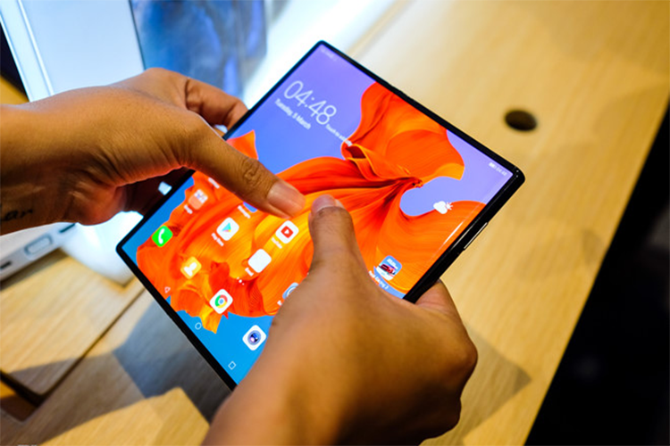 Ly do Huawei hoan ra mat smartphone man hinh gap Mate X