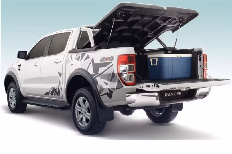 Đại lý này mới đây đã đưa ra mức giá xe Ford Ranger đặc biệt khởi điểm từ 120.888 RM – tương đương hơn 675 triệu đồng (chưa bao gồm phí bảo hiểm), đắt hơn khoảng 22 triệu đồng so với chiếc 2.2 XLT AT và với chính sách bảo hành 3 năm hoặc 100.000 km.