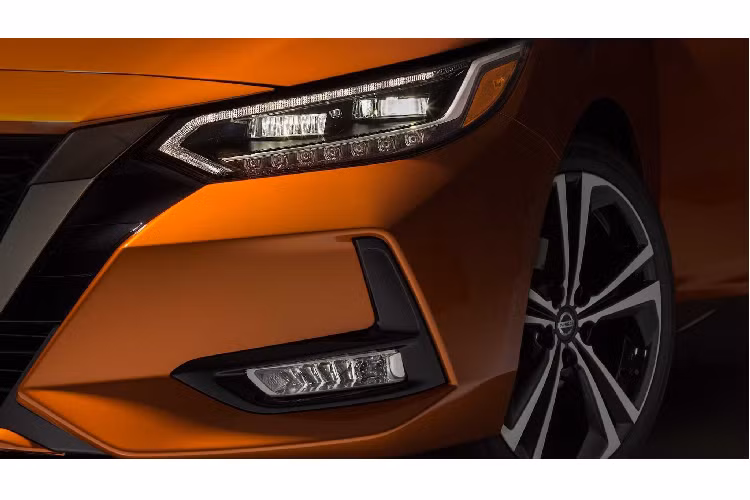 Sau 37 năm được bán ra tại thị trường Mỹ, Nissan Sentra hoàn toàn mới đã đạt doanh số hơn 6 triệu chiếc, điều này khiến Sentra trở thành một trong những dòng xe sedan bán chạy nhất của Nissan tại khu vực Bắc Mỹ.