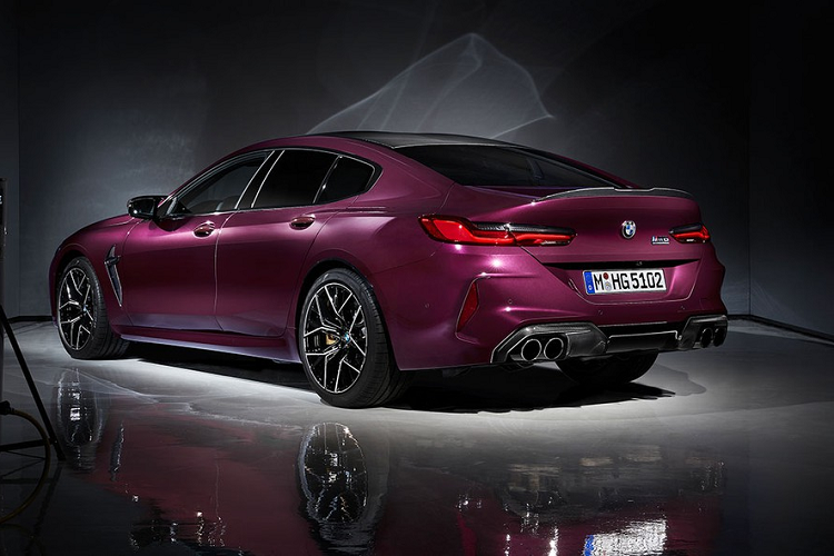 Nhưng tất nhiên, cho dù ngay khi chưa ra mắt, những người rành BMW cũng đã có thể hình dung rằng chiếc M8 Gran Coupe sẽ có hình hài dựa trên bản BMW 8 Series Gran Coupe thông thường và áp dụng các công nghệ động lực vận hành điều khiển như cặp anh em M8 Coupe hay M8 Convertible, và bản Competition cũng tương tự.