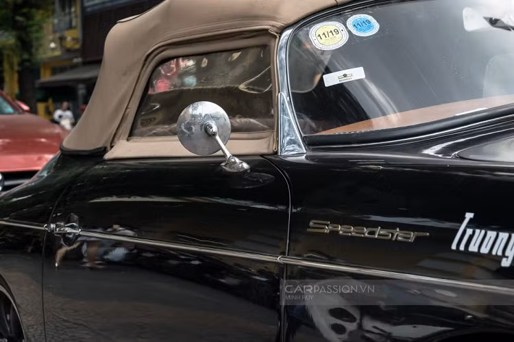 Chiếc xe sở hữu thiết kế nhỏ gọn với những đường cong đặc trưng thừa hưởng từ Type 64. Đồng thời, đây cũng là kiểu dáng thiết kế xuyên suốt trong nhiều năm phát triển của dòng xe này. Dòng 356A được sản xuất ở cả hai phiên bản mui cứng và mùi mềm có thể đóng mở. Được biết, đây là một trong hai chiếc Porsche 356 còn sót lại tại Việt Nam.