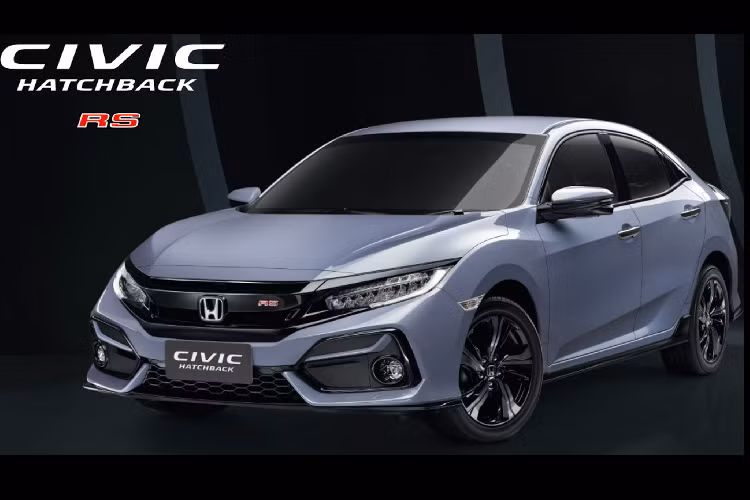 Tương tự Civic RS sedan, Honda Civic RS hatchback mới vẫn sử dụng động cơ 4cyl 1.5L tăng áp cho công suất tối đa 173 mã lực tại 5.500 vòng/ phút và mô-men xoắn cực đại 220 Nm tại dải vòng tua 1.700 vòng/ phút và 5.500 vòng/ phút. Sức mạnh được truyền xuống cầu trước (FWD) thông qua hộp số tự động biến thiên vô cấp (CVT) giả lập nhiều cấp số.