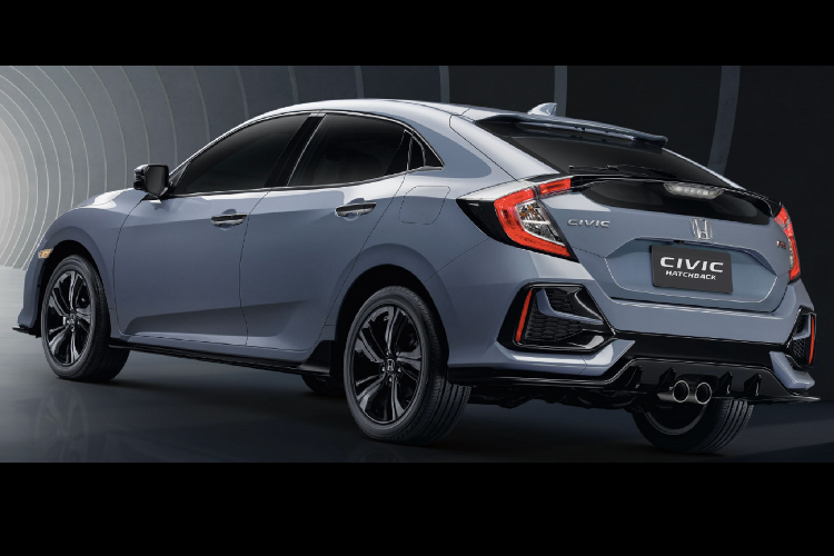 Kể từ khi Honda Việt Nam (HVN) giới thiệu Civic thế hệ thứ 10 tại thị trường Việt từ năm 2017 cho đến nay, Civic tại Việt Nam chỉ duy trì duy nhất biến thể sedan với nhiều phiên bản để lựa chọn. Hy vọng HVN sẽ có kế hoạch đưa Civic Hatchback về để cạnh tranh trực tiếp với Mazda3 Hatchback thế hệ mới.