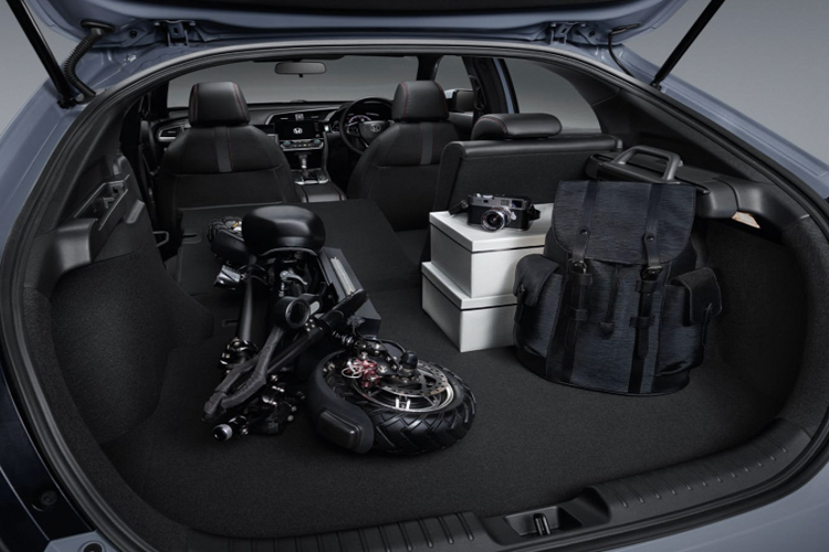 Trước đó, Civic RS sedan tại Thái Lan cũng được trang bị Tiêu Chuẩn gói Honda Sensing này.