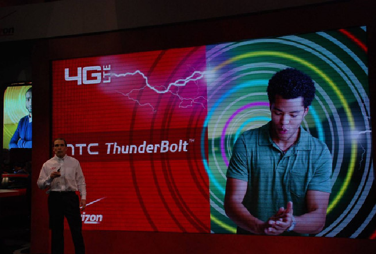 Công nghệ mạng quan trọng nhất với thiết bị di động là 4G bắt đầu được ứng dụng từ năm 2010. Tốc độ của mạng 4G giúp đảm bảo những trải nghiệm như xem video, lướt web hay gọi xe mà trước đó 3G không thể đáp ứng được. Đó chính là lý do nhiều người chờ đợi công nghệ 5G sẽ tiếp sức cho một cuộc cách mạng công nghệ trong thập niên tới.