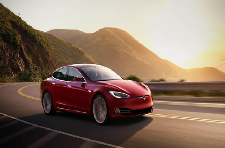 Tesla là một trường hợp đặc biệt, bởi họ có doanh số thấp nhất trong số những sản phẩm được nhắc đến trong danh sách. Tuy nhiên, xe điện Tesla đã thúc đẩy sự phát triển của ngành xe hơi điện nói chung, cũng như các công nghệ như xe tự lái. Họ cũng đưa ra những tiêu chuẩn mới cho việc nâng cấp trong ngành xe, như gói nâng cấp "tự lái" có thể tải qua mạng và cập nhật vào xe như một ứng dụng. Tuy nhiên, tính năng tự lái của xe Tesla cũng gây tranh cãi khi nhiều người quá phụ thuộc vào nó, gây mất an toàn.