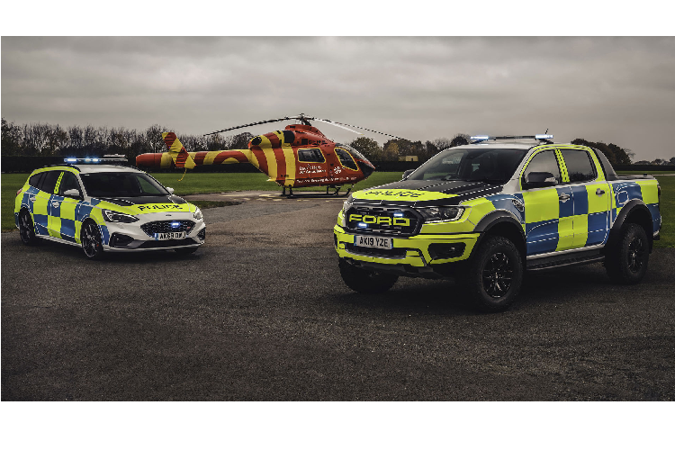Nếu khả năng bứt tốc trên đường cao tốc của Ranger Raptor có thể bị thách thức, thì cảnh sát lại đặt lòng tin vào sức mạnh của chiếc Ford Focus ST Estate trong việc tuần tra trên xa lộ.