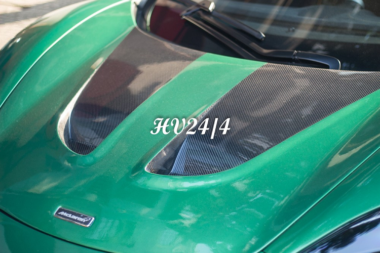 Nguyên bản, xe được trang bị động cơ V8, tăng áp kép, dung tích 3.8 lít, sản sinh công suất tối đa 641 mã lực tại vòng tua máy 7.250 vòng/phút và mô-men xoắn cực đại 678 Nm tại vòng tua máy 6.000 vòng/phút. Mức giá McLaren 650S Spider khi mới về Việt Nam khoảng 16 tỷ đồng.