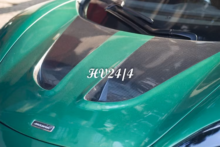 Nguyên bản, xe được trang bị động cơ V8, tăng áp kép, dung tích 3.8 lít, sản sinh công suất tối đa 641 mã lực tại vòng tua máy 7.250 vòng/phút và mô-men xoắn cực đại 678 Nm tại vòng tua máy 6.000 vòng/phút. Mức giá McLaren 650S Spider khi mới về Việt Nam khoảng 16 tỷ đồng.