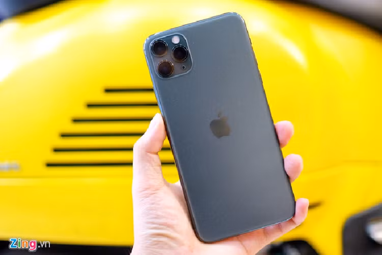 iPhone 11 Pro Max lock re hon ban quoc te 20 trieu tai VN-Hinh-2