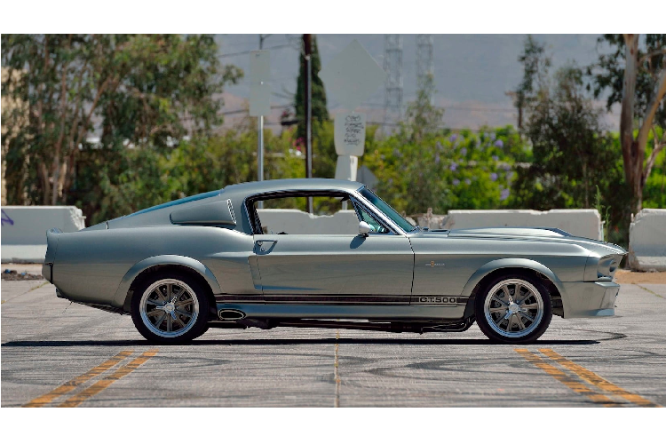 Các trang bị khác bao gồm: hệ thống treo Total Control Products, phanh đĩa Wilwood và hệ thống trợ lực lái. Hệ thống ni-tơ là thật và cung cấp từ 100 - 125 mã lực. Được biết chiếc xe mới chỉ chạy được gần 150 km sau khi được khôi phục lại nguyên gốc. Mức giá xe Ford Mustang Eleanor hiện vẫn chưa được đưa ra.