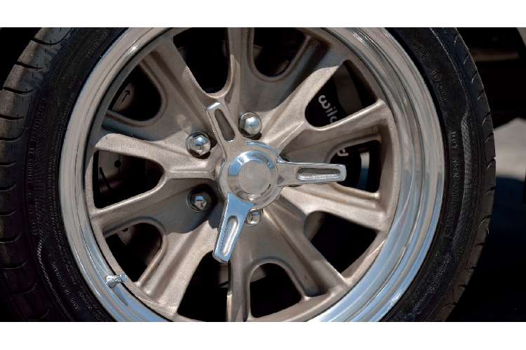 Huyền thoại Ford Mustang Eleanor sẽ được bán đấu giá vào tháng 1/2020, chiếc xe được tạo ra bởi Cinema Vehicle Services, 1 nơi chuyên chế tạo xe để tham gia các bộ phim, và đây là 1 trong 11 chiếc được chế tạo cho bộ phim mà Nicolas Cage thủ vai chính.