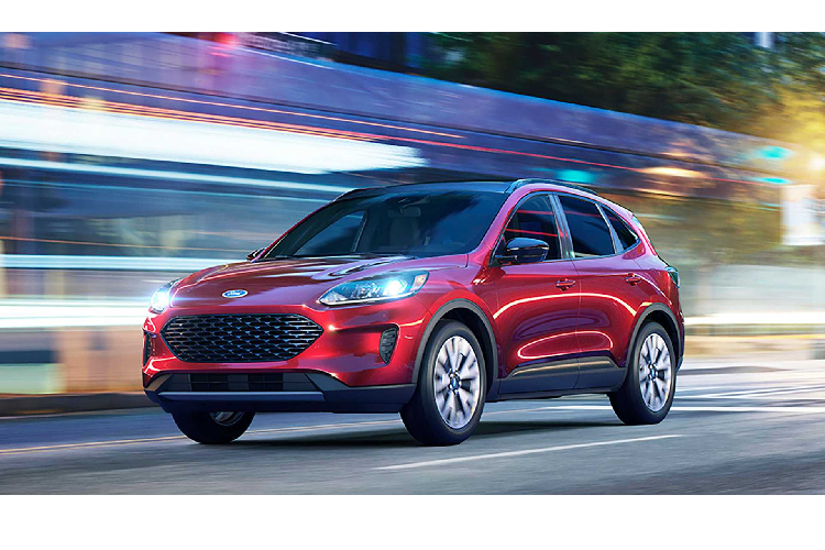 Cụ thể, bản mẫu xe Ford Escape 2020 phiên bản Hybrid Titanium có mức tiêu hao nhiên liệu trên đường đô thị là 37 mpg (6.36 L/100 km), trên đường cao tốc là 44 mpg (5.35 L/ 100 km) và đường hỗn hợp là 41 mpg (5.74 L/100 km). Phiên bản này sử dụng hệ dẫn động cầu trước. Nếu là bản dẫn động AWD thì mức tiêu hao nhiên liệu này sẽ kém hơn một chút.