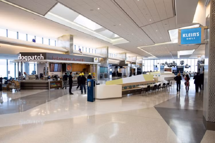 Tien di cong tac bang may bay cua Apple len toi 150 trieu USD