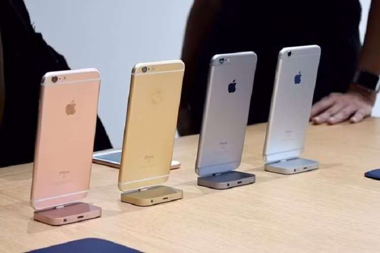 Ban 18 model, Apple dang doi bom thi truong Viet