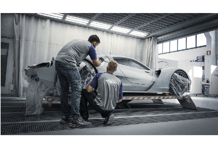 “Không chỉ cung cấp một mẫu siêu xe xa xỉ, chúng tôi cam kết trách nghiệm, hỗ trợ khách hàng tối đa với chính sách sau bán hàng, bảo hành minh bạch và quan trọng nhất là một sản phẩm đáng tin cậy. Hơn nữa, Aspark đang xây dựng một hệ thống bán hàng &amp; hậu mãi toàn cầu, sẵn sàng phục vụ những chiếc xe chính hãng, tiếp cận khách hàng kịp thời tại mọi khu vực.”