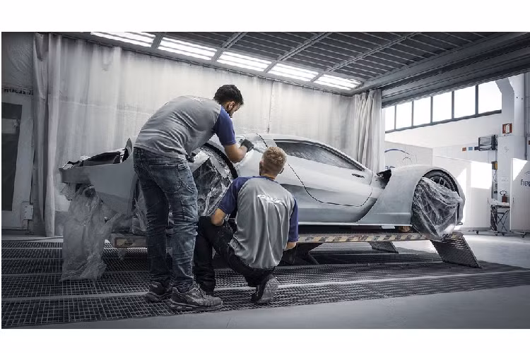 “Không chỉ cung cấp một mẫu siêu xe xa xỉ, chúng tôi cam kết trách nghiệm, hỗ trợ khách hàng tối đa với chính sách sau bán hàng, bảo hành minh bạch và quan trọng nhất là một sản phẩm đáng tin cậy. Hơn nữa, Aspark đang xây dựng một hệ thống bán hàng &amp; hậu mãi toàn cầu, sẵn sàng phục vụ những chiếc xe chính hãng, tiếp cận khách hàng kịp thời tại mọi khu vực.”