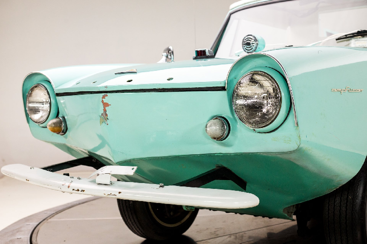 Thiết kế đèn pha xe Amphicar Model 770.
