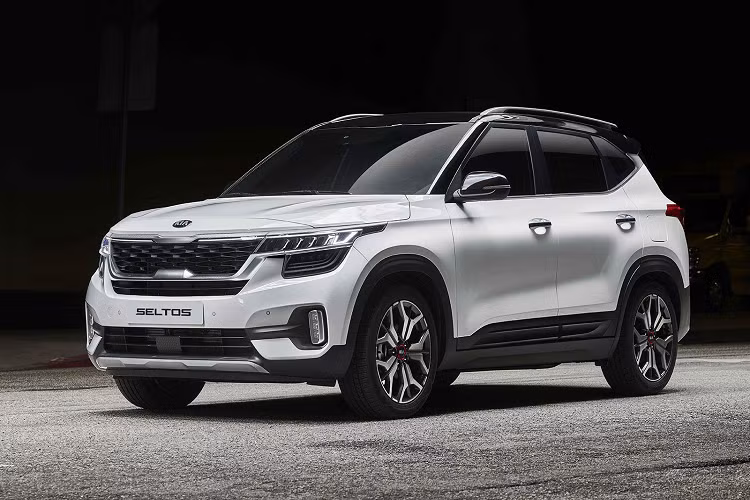 Kia Seltos 2019 tại Hàn Quốc cung cấp 2 tùy chọn động cơ xăng 1.6 lít tăng áp và dầu 1.6 lít tăng áp. Trong đó động cơ xăng cho công suất 177 mã lực và mô men xoắn cực đại 265 Nm. Bản động cơ dầu có công suất 136 mã lực và mô men xoắn 320 Nm. Hộp số tự động ly hợp kép 7 cấp DCT là trang bị tiêu chuẩn, hệ dẫn động AWD là tùy chọn.