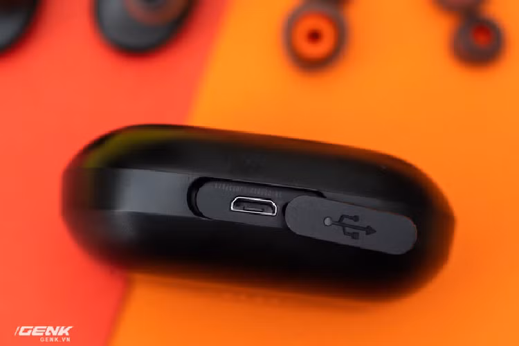 Tren tay tai nghe true-wireless JBL Tune 120 moi-Hinh-6