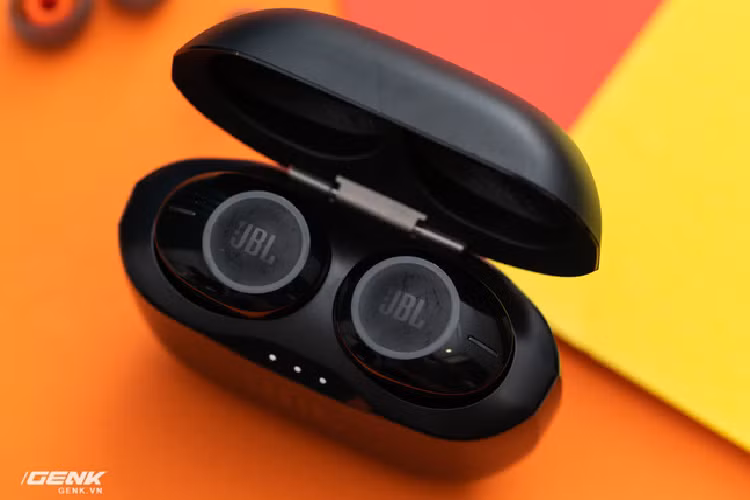 Tren tay tai nghe true-wireless JBL Tune 120 moi-Hinh-11
