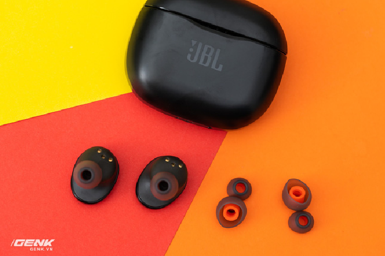 Tren tay tai nghe true-wireless JBL Tune 120 moi-Hinh-9