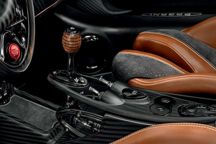 Dự kiến hãng Pagani sẽ mang siêu phẩm Huayra Roadster BC đến giới thiệu tại sự kiện Monterey Car Week 2019 diễn ra tại bang California, Mỹ vào tuần tới.