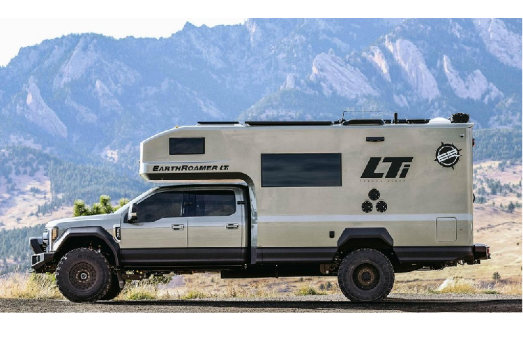 Nó được chế tạo dựa trên một chiếc Ford F-550 Super Duty với một căn nhà bằng sợi carbon mọc lên từ thùng xe phía sau. Một động cơ dầu dung tích 6.7 lít khiến cả 4 bánh chuyển động với 360 lít nhiên liệu để đảm bảo bạn sẽ đi được một hành trình thật dài vào miền hoang dã mà không phải dừng lại giữa chừng.