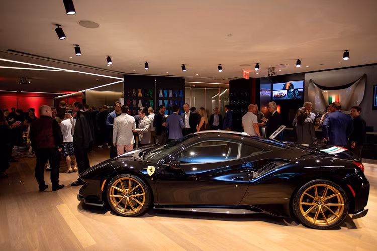 Tại buổi lễ khai trương, Ferrarid đã mang đến đây siêu phẩm hybrid mới nhất của mình là Ferrari SF90 Stradale, Ferrari 812 Superfast và 488 Pista. 