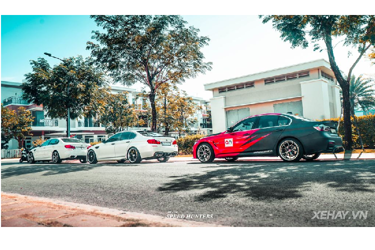 Cả ba mẫu xe BMW tại Sài Gòn này tuy đều có sự khác nhau về kiểu dáng và mẫu mã nhưng đều sở hữu chung một phong cách, một chất thể thao riêng biệt khó có thể nhầm lẫn.