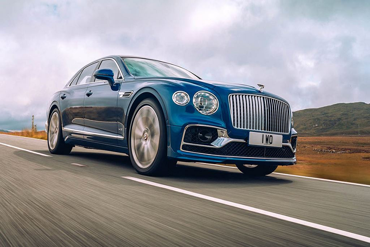 Để kỷ niệm năm 2019 – năm “Thế kỷ” của thương hiệu xe sang Bentley, và hỗ trợ Gala, Bentley mời chủ nhân mới của chiếc Flying Spur First Edition cùng tham gia vào quá trình cá nhân hóa nhằm khiến chiếc xe có nhiều yếu tố độc đáo hơn nữa, thông qua dịch vụ thượng hạng “Co-Creation Luxury Service” của Bentley.