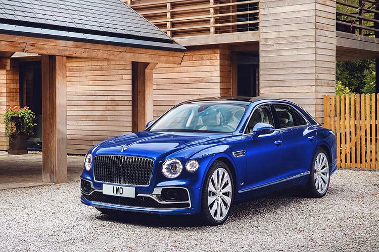 Hãng xe sang Bentley vừa công bố phiên bản đặc biệt “First Edition” của mẫu Flying Spur 2020 thế hệ mới và sẽ xuất hiện tại sự kiện “Elton John AIDS Foundation Gala”, nơi mà Bentley Flying Spur 2020 First Edition cũng sẽ được bán đấu giá để hỗ trợ cho quỹ từ thiện.