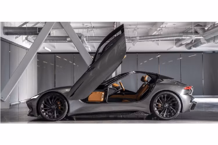 Công nghệ này sử dụng một cụm ba camera HD dưới tấm kính chắn gió và các cảm biến FMCW Lidar, tạo một tầm bao quát 360 độ của chiếc xe trong khi chuyển động, trong môi trường 3D. Sau khi di chuyển, một máy chiếc laser thích ứng của SC2 sẽ tái thiết lập chuyến đi khi xe đang dừng đỗ, khi “chiếc smartphone gắn trong xe sẽ hoạt động như gương chiếc hậu trong khoang cabin; đưa SC2 vào một chế độ lái giả lập, cho phép người dùng có thể trải nghiệm lại hành trình đã qua cũng như rèn luyện kỹ năng lái xe.