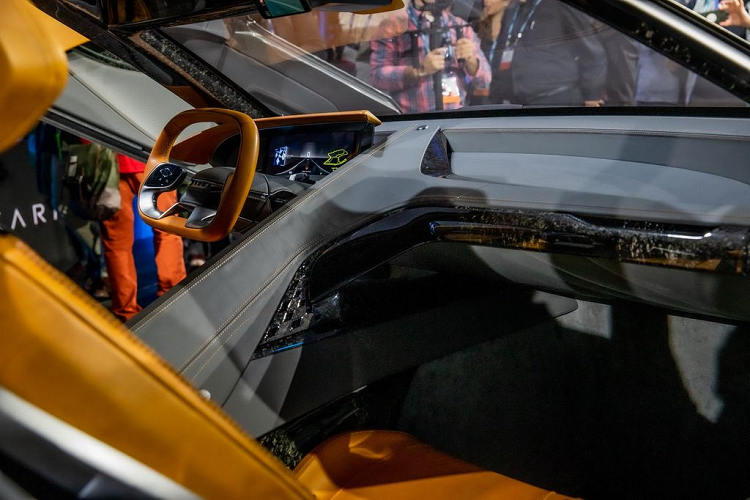 "Drive and Play" là một công nghệ độc quyền của Karma, áp dụng trên concept SC2, đặc biệt cho phép những người đam mê game hay ô tô có thể “sống lại” những trải nghiệm lái trước đó thông qua một hệ tái tạo giả lập trên chính chiếc xe của họ.