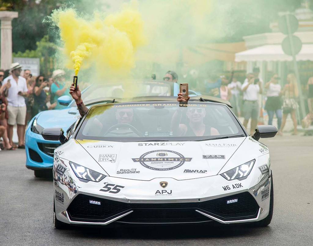 “Yiannimize Grand Tour không chỉ là nơi tập hợp các siêu xe, mà còn là dịp để những người yêu xe chung chí hướng gặp mặt, cùng nhau băng băng trên những cung đường ngoạn mục và xuyên qua các quốc gia”, đại diện ban tổ chức chia sẻ.