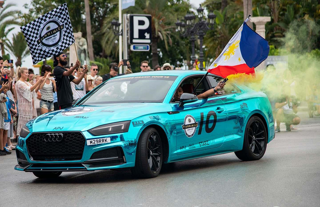 Buổi lễ Gala Dinner được tổ chức tại London hôm 30/6. Không phải lúc nào người dân tại đây cũng có cơ hội chiêm ngưỡng nhiều siêu xe xuất hiện cùng một lúc đến vậy.