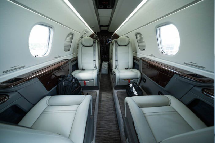 Rẽ phải sẽ là cabin rộng rãi