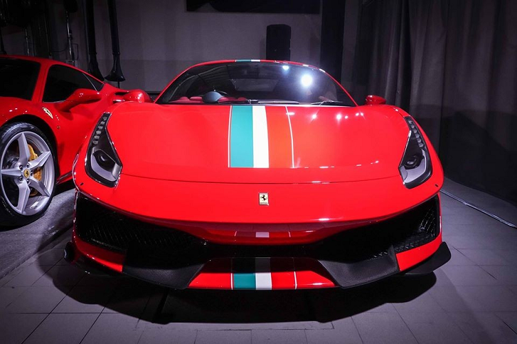 Ferrari 488 Pista rất đẹp mắt của nhà giàu Thái