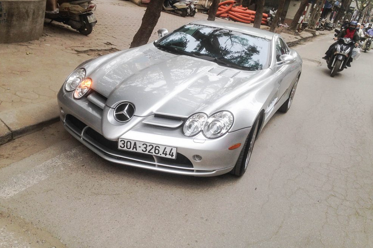 Sau khi dòng SLR bị khai tử, McLaren còn đem tới một chương trình nhằm nâng cấp 25 chiếc SLR McLaren thông qua bộ phận McLaren Special Operations (MSO) cho những khách hàng có nhu cầu. Mercedes SLR McLaren được trang bị động cơ siêu nạp V8 5.4L, sản sinh công suất 626 mã lực và mô-men xoắn 780 Nm. Xe có khả năng tăng tốc 0-100 km/h trong khoảng 3,8 giây và có thể đạt tốc độ tối đa lên tới 334 km/h.