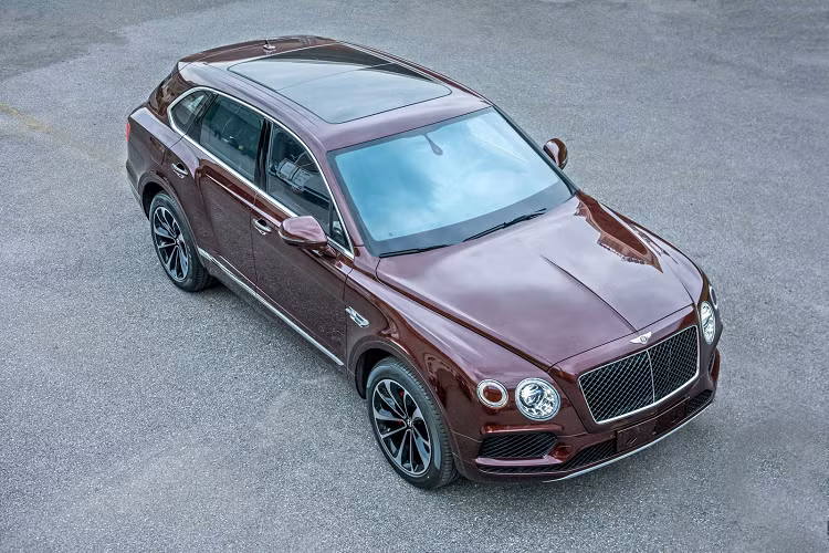 Màu sơn ngoại thất đỏ Cricket Ball được lấy cảm hứng từ màu da của quả banh bóng chày tạo ấn tượng oai phong và đẳng cấp