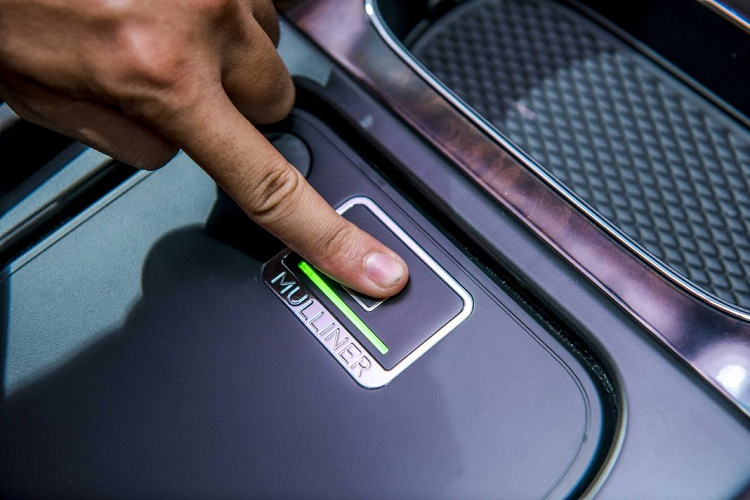 Xe được trang bị gói kỹ thuật dành cho đô thị City Specification với các hệ thống Hỗ trợ đỗ xe, Camera trước với gương chiếu hậu tự động chống chói, hệ thống Nhận biết tín hiệu giao thông, hệ thống Cảnh báo người đi đường và Cảnh báo đỗ xe lùi.