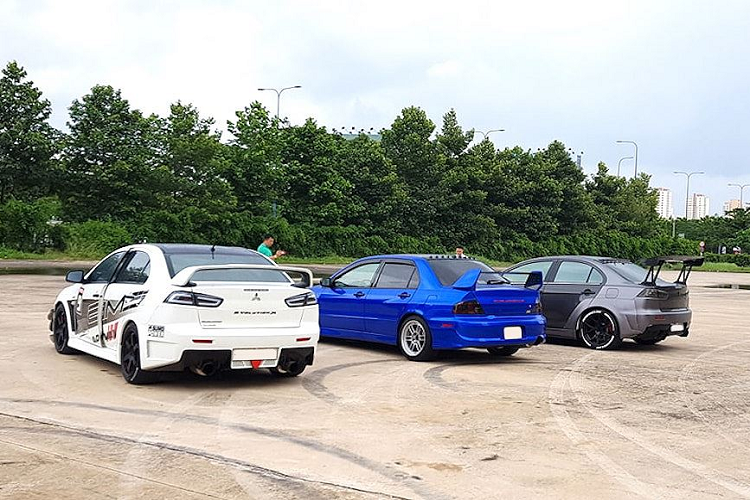 Trên thực tế, Mitsubishi đã chỉ sử dụng đúng một họ động cơ cho 9 thế hệ Lancer Evolution với tên mã 4G63. Phải tới đời Evo X mới nhất và cũng là cuối cùng, hãng mới đổi sang sử dụng máy 4B11T mới. Sau 24 năm liên tục phát triển, dòng xe này đã bị "khai tử" vào năm 2016, khiến nhiều người hâm mộ tiếc nuối.