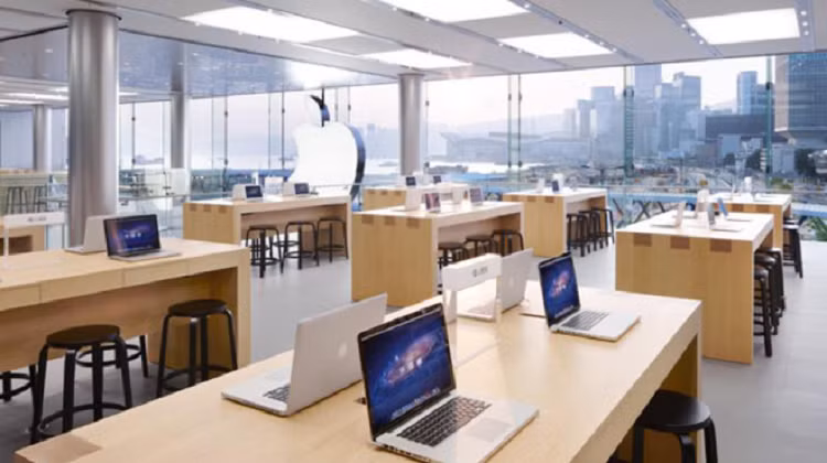 Lay trom anh cua khach hang, nhan vien Apple Store bi sa thai