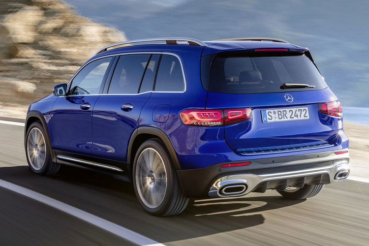 Ở chế độ lái Off-road, chiếc SUV địa hình còn có thể điều chỉnh mô-men xoắn giữa 2 trục lên mức tối đa 50:50. Mercedes-Benz GLB dự kiến sẽ ra mắt công chúng trong nước trong quý II/2020 với giá dao động trong khoảng 2 tỷ VNĐ.