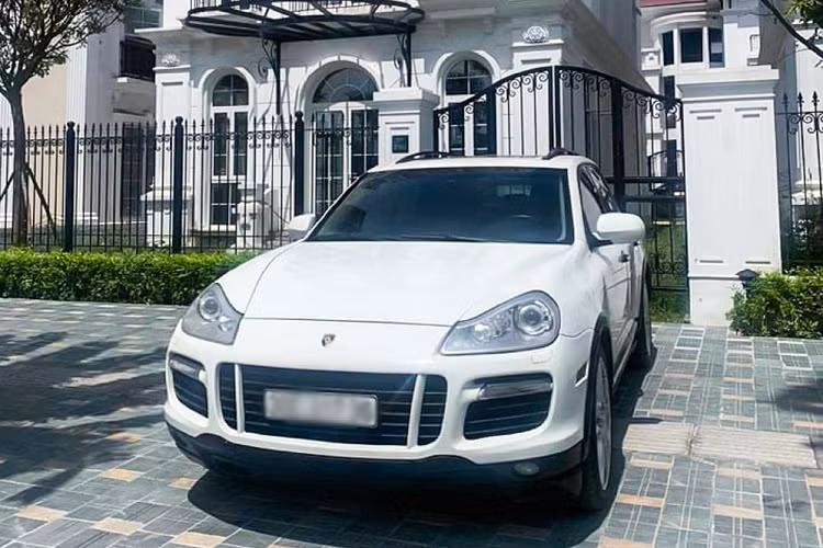 SUV hạng sang luôn là đích đến của nhiều người, tuy nhiên không phải ai cũng đủ điều kiện kinh tế để sở hữu chúng.