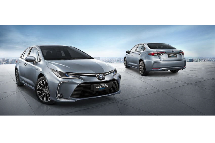 Corolla Altis hoàn toàn mới thuộc thế hệ thứ 12 được Toyota áp dụng nền tảng khung gầm (platform) mới co tên gọi Toyota New Global Architecture (TNGA) GA-C đang được sử dụng trên hai dòng xe Prius và C-HR, nền tảng mới cho phép Corolla Altis cải thiện nhiều về kích thước.