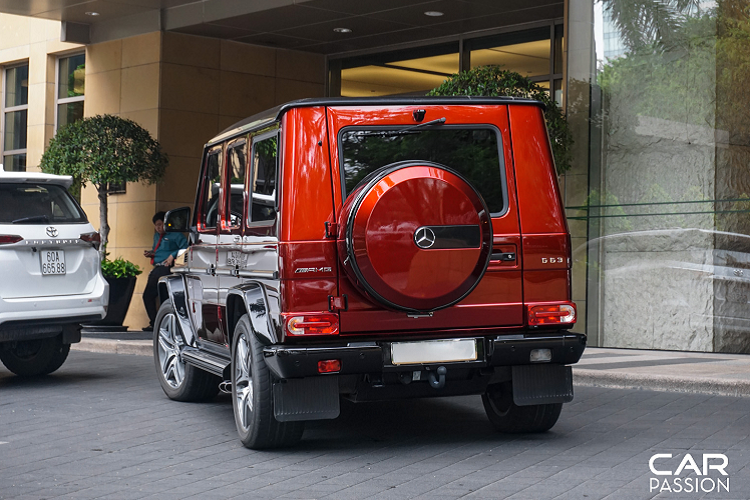 Mẫu siêu SUV Mercedes-AMG G63 Crazy Color thuộc thế hệ G-Class W463 với vẻ ngoài không có nhiều điểm khác biệt so với thế hệ đầu tiên được ra mắt hơn 40 năm trước.