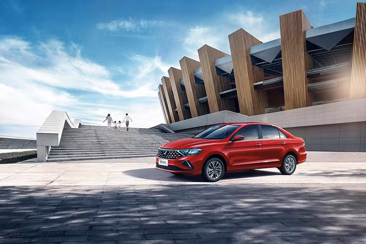 Đầu năm nay, gã khổng lồ nước Đức đã chính thức giới thiệu mẫu xe sedan Volkswagen Jetta – tên gọi của một mẫu sedan bình dân quen thuộc, trở thành một thương hiệu độc lập với 3 model sản phẩm, tạo một sự khởi đầu mới tại Trung Quốc. Sự kiện này cũng đánh dấu lần đầu tiên trong lịch sự khi hãng xe nước Đức nâng tầm 1 model trở thành 1 thương hiệu xe tách biệt.