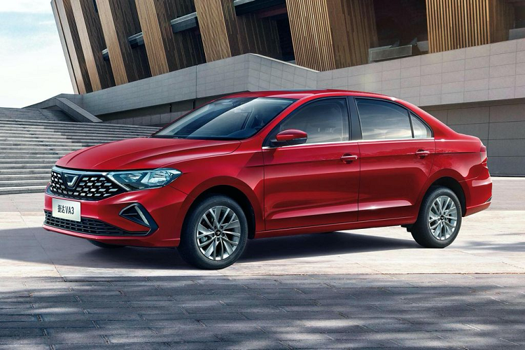 “Hiện tại, phân khúc xe bình dân tại đây chủ yếu thuộc thị phần của các hãng xe Trung Quốc. Jetta xuất hiện là một sản phẩm được định vị tại phân khúc này, thấp hơn định vị thương hiệu của hãng mẹ Volkswagen,” trích lời giải thích của Jürgen Stackmann, thành viên hội đồng kinh doanh của Volkswagen.